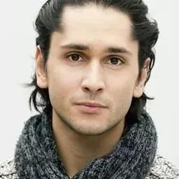 歐塔·塞拉利茲 飾演 Lover