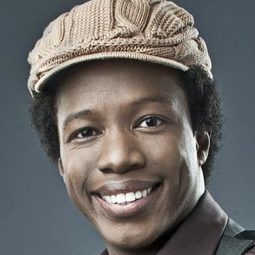 Mauro Castillo 飾演 Félix Madrigal (voice)