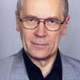 Stefan Knothe - W 謀殺案演員 飾演Bielecki