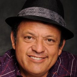 Paul Rodríguez - 比佛利拜金狗演員 飾演Chico (voice)