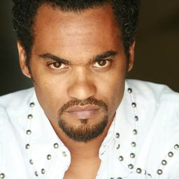 Ronnie Warner - 今年聖誕演員 飾演Dude