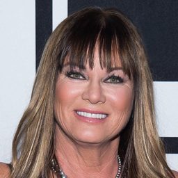 Jeana Keough 飾演 Renee