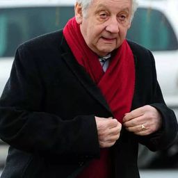 Freddie Davies 飾演 Bruno Parker