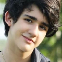 Emiliano Fernando Cortizo 飾演 