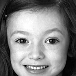 Vivien Kells 飾演 Sleeping Girl