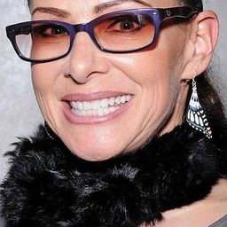 Alexandra Silk 飾演 Self