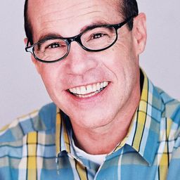 貝瑞·利文斯頓 飾演 Army Bureaucrat