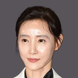 都知嫄 - 不需要愛情演員 飾演Teacher Lee