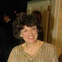 Carol Arthur - Boys Will Be Boys演員 飾演Blanche