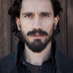 Francesco La Mantia 飾演 Er Pilota