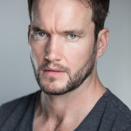Gareth David-Lloyd 飾演 Ben