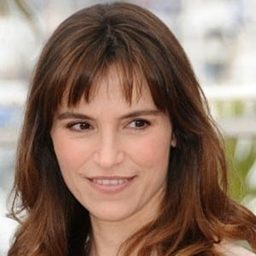 Stefania Montorsi 飾演 Tosca Bellocchi