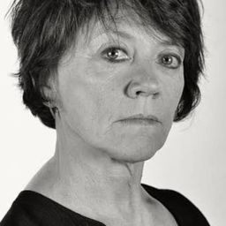 Katelijne Verbeke 飾演 Moniek Peters