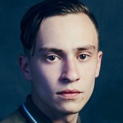 凱爾·吉克瑞斯特 - 阿倫與夥伴演員 飾演William