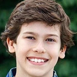 Kingsley Marshall 飾演 Marshall (Voice)