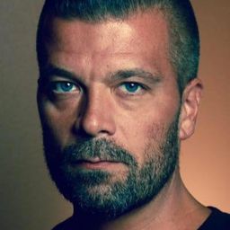 Brian Stivale 飾演 Samuel (voice)