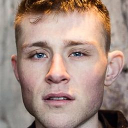 Patrik Hermansson 飾演 