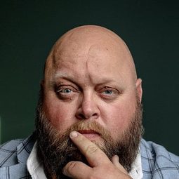 Michael 'Big Smooth' Frazier 飾演 Mike