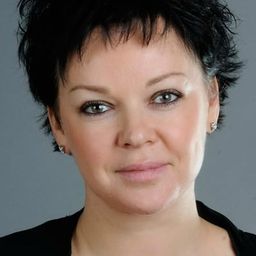 Elena Valyushkina 飾演 Anna's mother