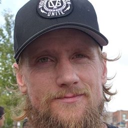 Mike Vallely - 醉爆伴郎團3演員 飾演Nico