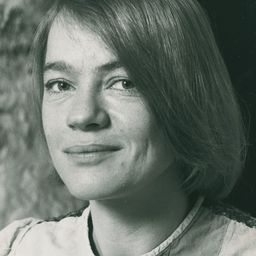 Anita Ekström 飾演 Annika's mother