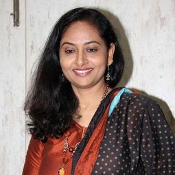 Prateeksha Lonkar 飾演 Mrs. Chavan
