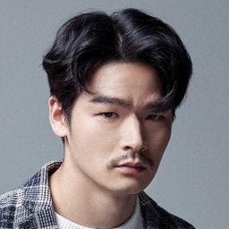 Nam Yeon-woo 飾演 Investigator 2