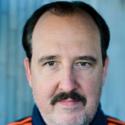 Frank Streffing 飾演 Waiter