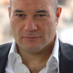 Domenico Fortunato 飾演 Onorato