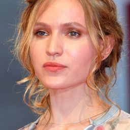 潔西卡·克雷希 飾演 Elena Orsini