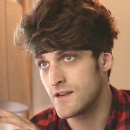 Clayton James 飾演 Brad Martin