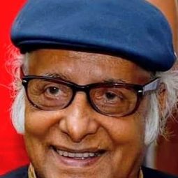 Paran Banerjee 飾演 Kali Da