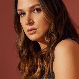 Eve Lindley 飾演 Sky