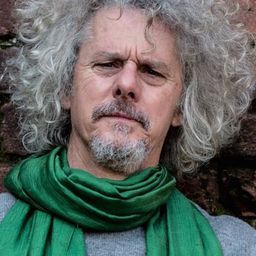 Paolo Migone 飾演 Scaricatore Pesce