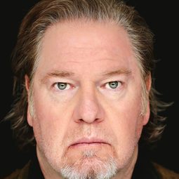 John Bishop 飾演 Ed