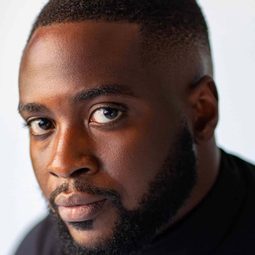 Dipo Ola 飾演 Laertes (voice)