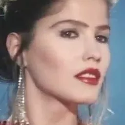 Petra Scharbach 飾演 Kiki