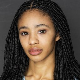 Troy Leigh-Anne Johnson - 嚇嚇朱莉演員 飾演Emma