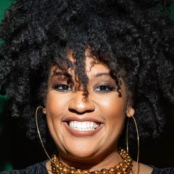 X 瑪佑 - 別告訴她演員 飾演Suze