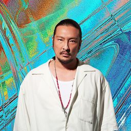 新羅慎二 飾演 Sawamura