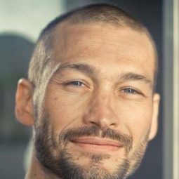 安迪·惠特菲爾 - 嬰兒轉孕站演員 飾演Cameron