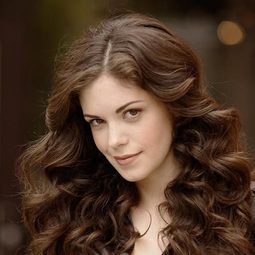 Shawna Waldron 飾演 Sarah Marshall