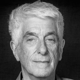 Jacques Vallée 飾演 Self