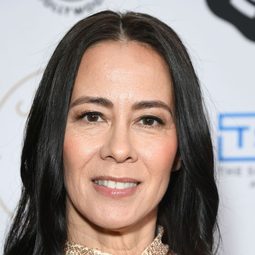 Angelique Midthunder - 東遇西演員 飾演Nantai (as Angelique Roehm)