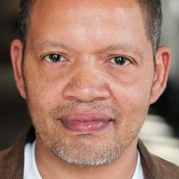 Arthur Richardson 飾演 Talat