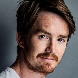 Ryan Caraway - 華爾鎮東邊的女孩演員 飾演Wes