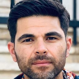 Meir Tamam 飾演 Asi Kadosh