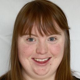 Luisa Wöllisch 飾演 Franzi Maier