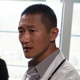 Yoon C. Joyce 飾演 Tian Zhang