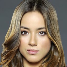 江可盈 飾演 Yi (voice)